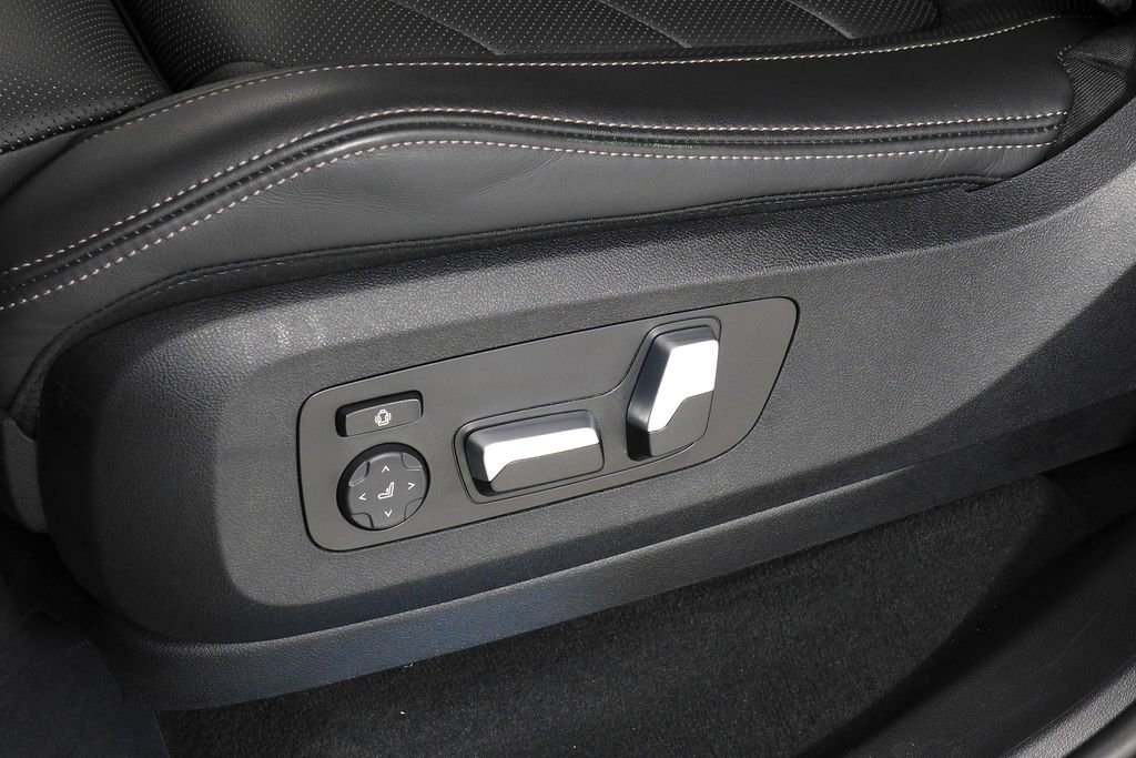 Used 2024 Carbon Black Metallic BMW sDrive40i image 23