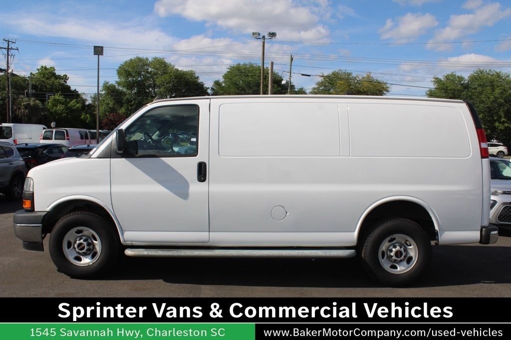 2023 GMC Savana Cargo Work Van - Photo 9