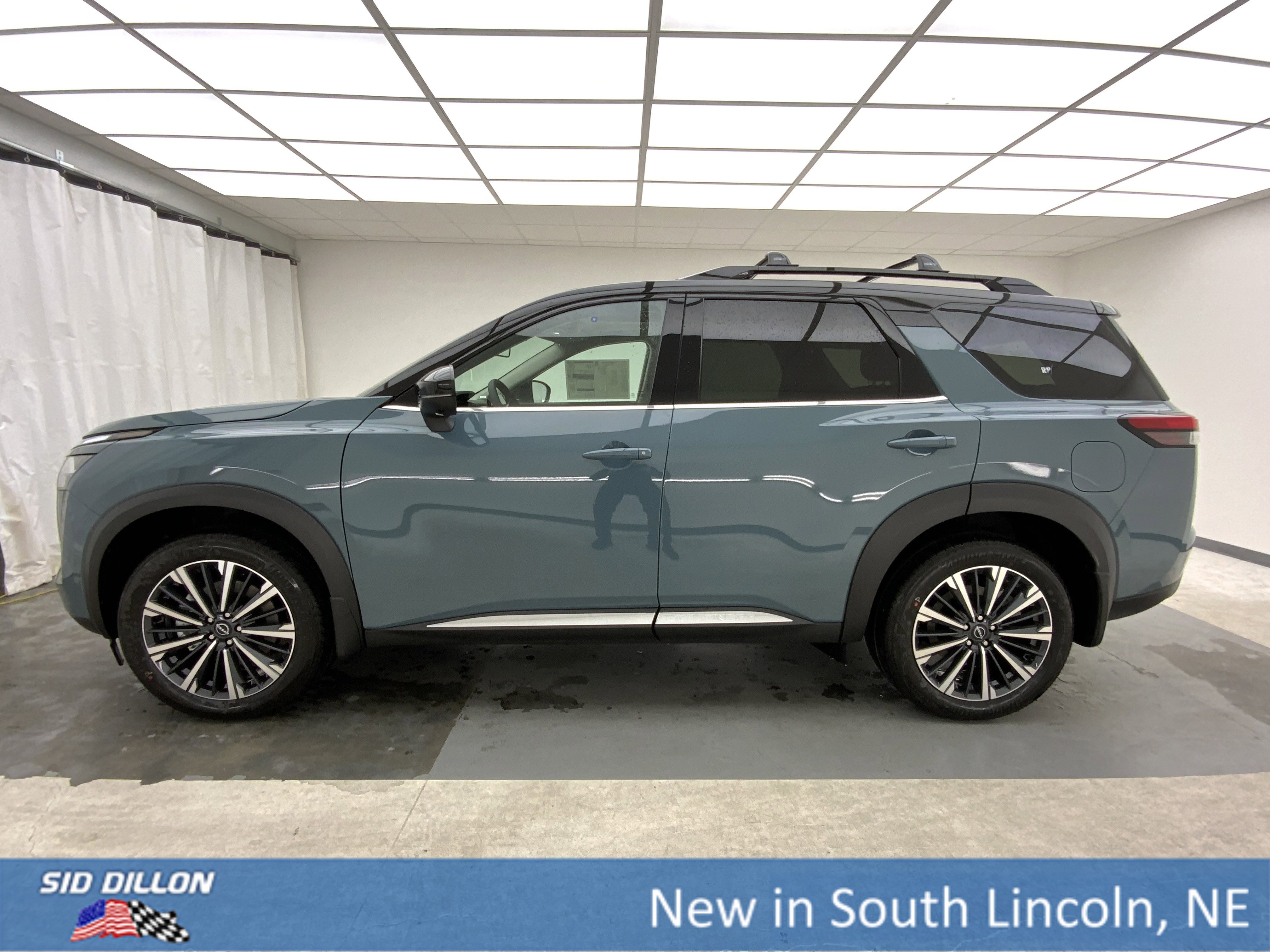 New 2026 Baltic Teal/Super Black Nissan Platinum image 2