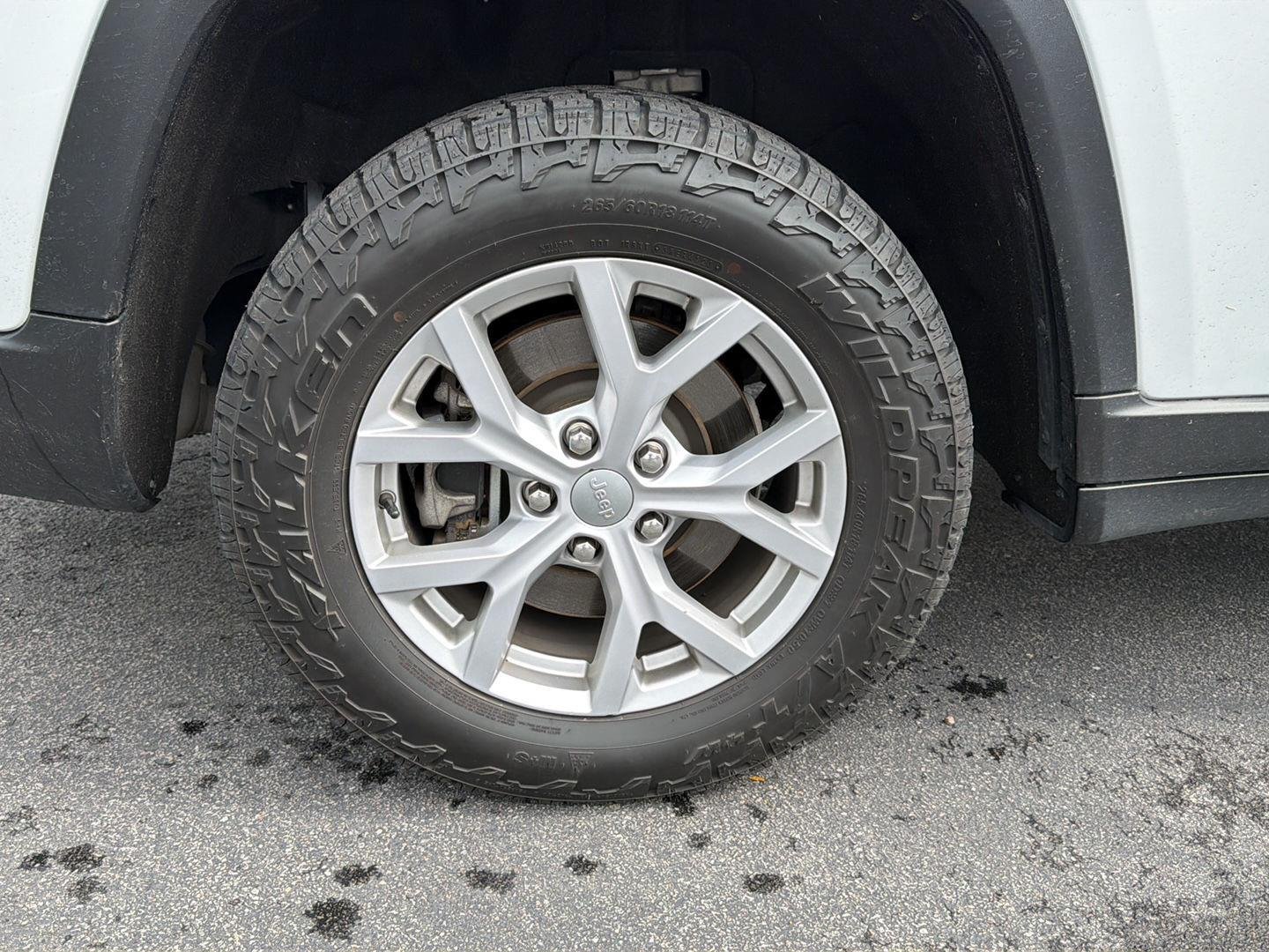 Used 2021 Bright White Clearcoat Jeep Limited image 9