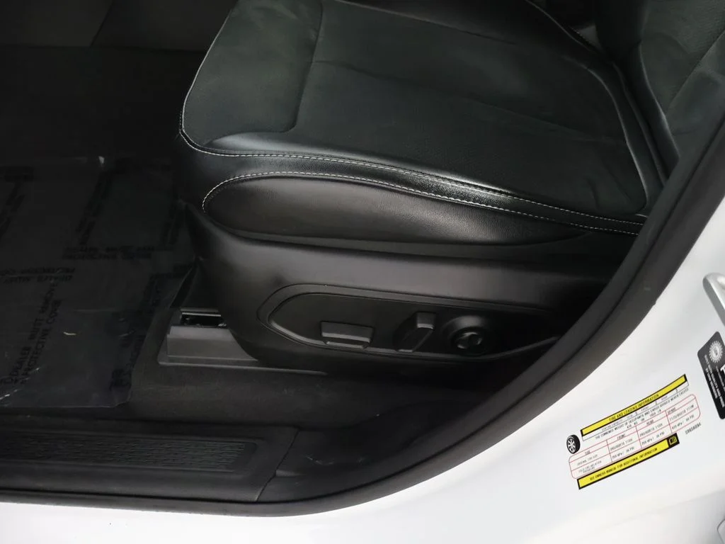 Used 2025 Bright White Clearcoat Jeep Altitude image 30