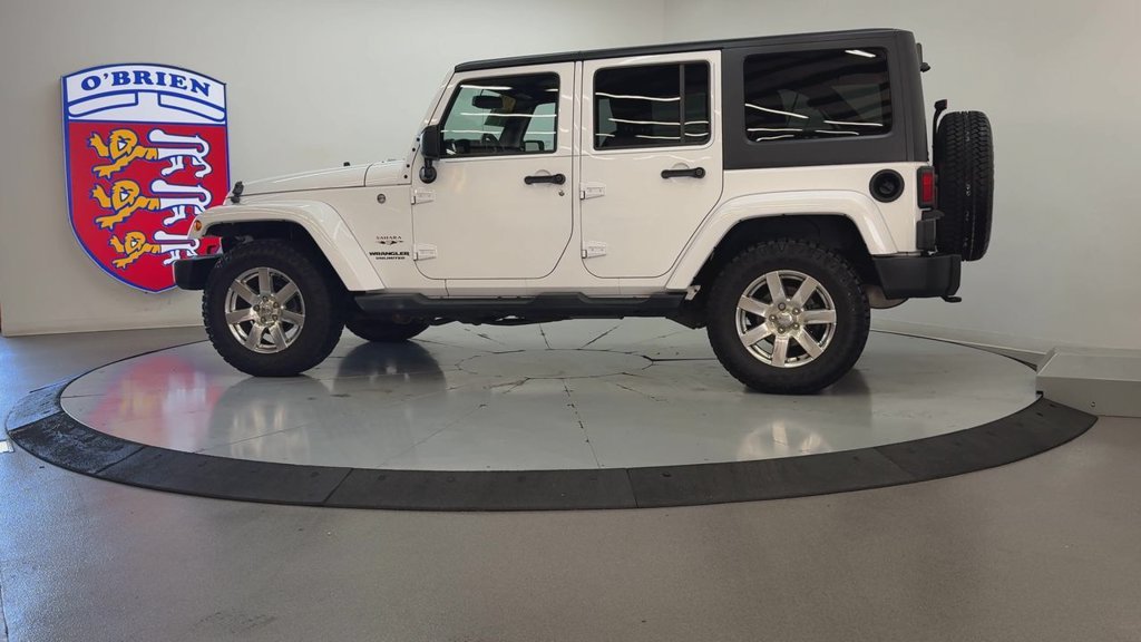 Used 2017 Bright White Clearcoat Jeep Unlimited Sahara image 7