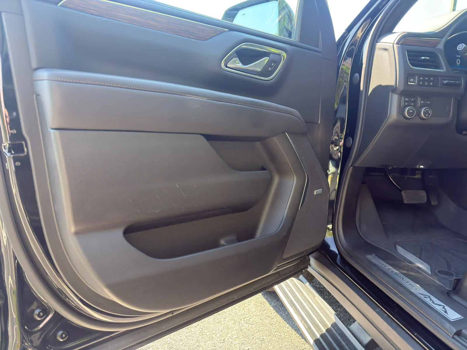 Used 2023 Black Chevrolet High Country image 20