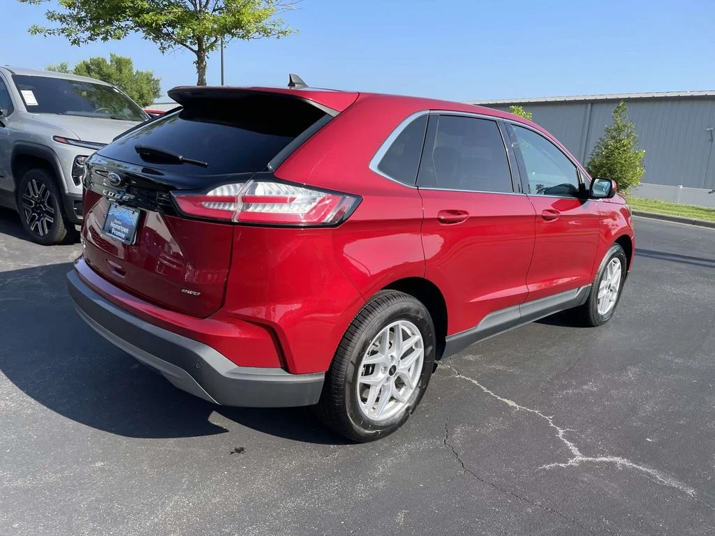 2024 Ford Edge SEL - Photo 6