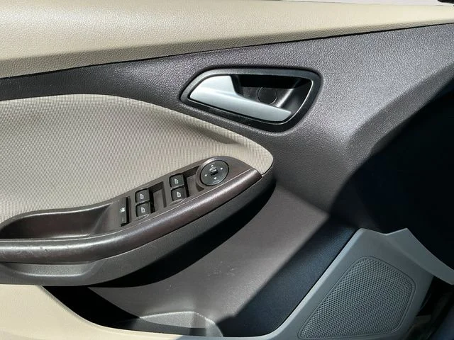 Used 2014 Gray Ford SE image 5