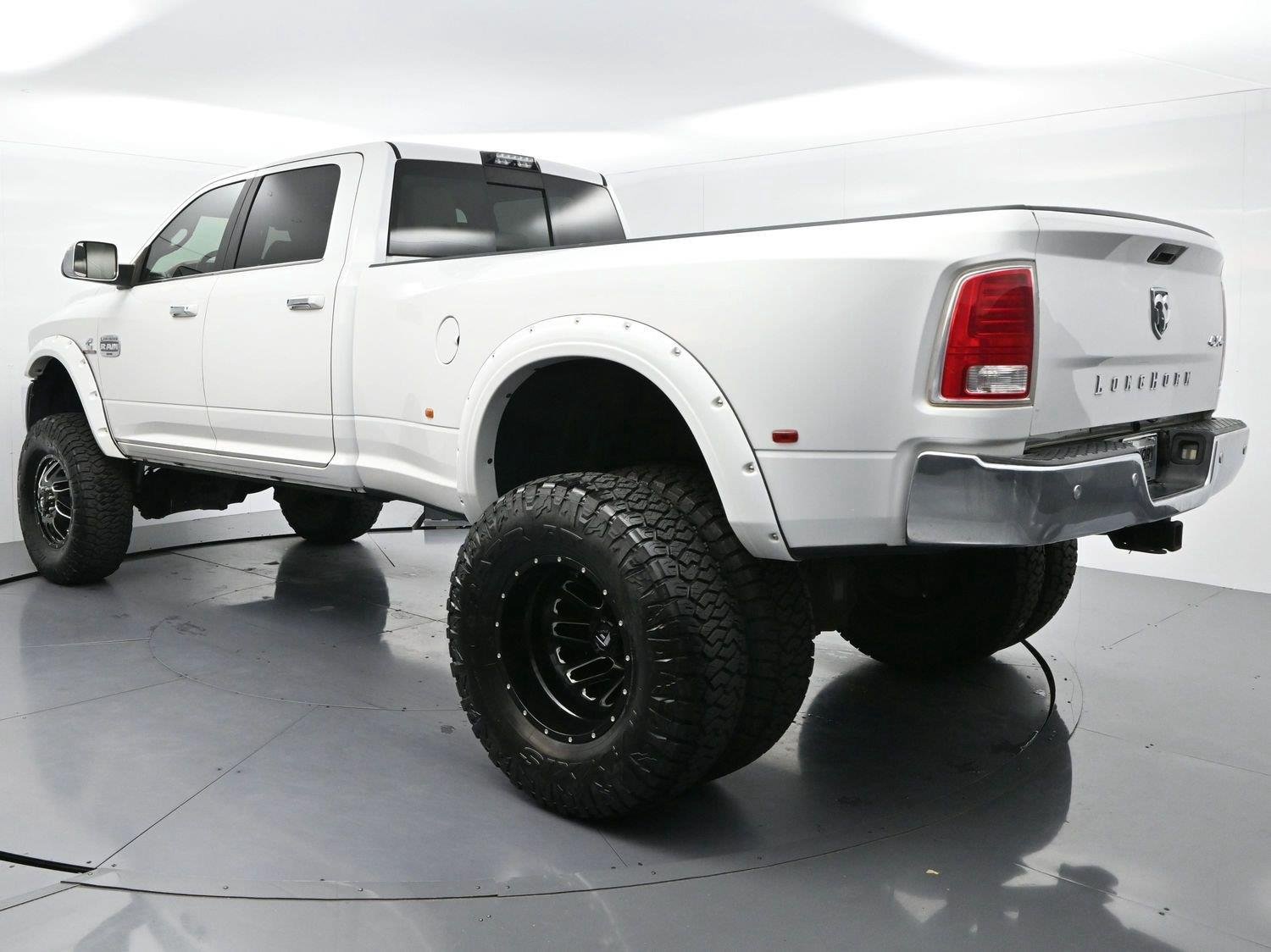 Used 2018 Bright White Clearcoat Ram Laramie Longhorn image 5