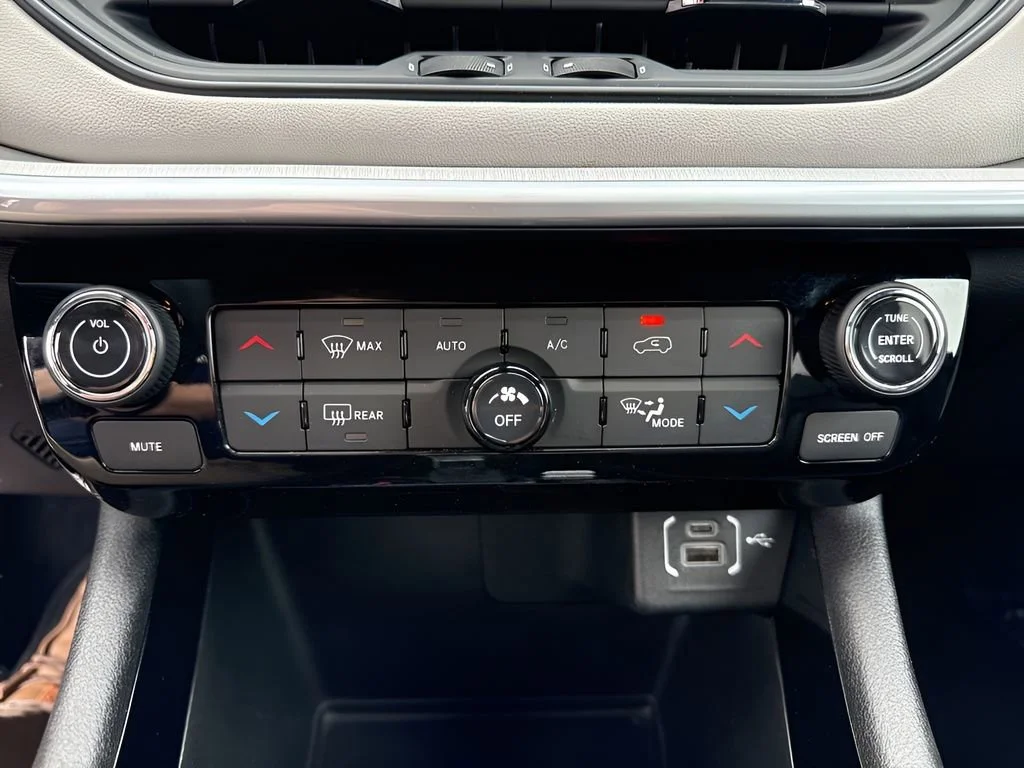 Used 2025 Black Jeep Limited image 19