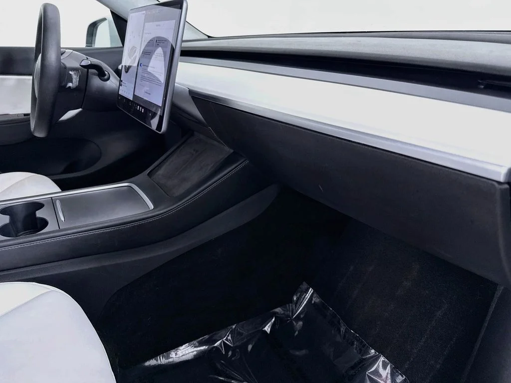 Used 2022 White Tesla Long Range image 30
