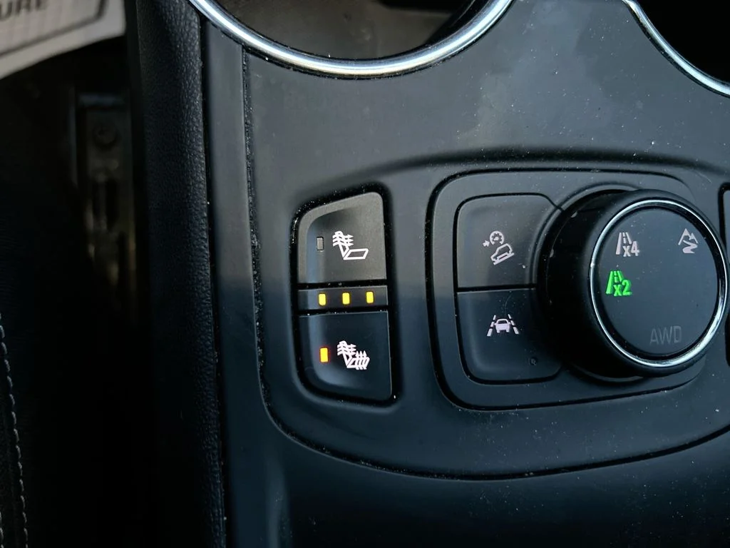 Used 2024 Black GMC SLE image 30
