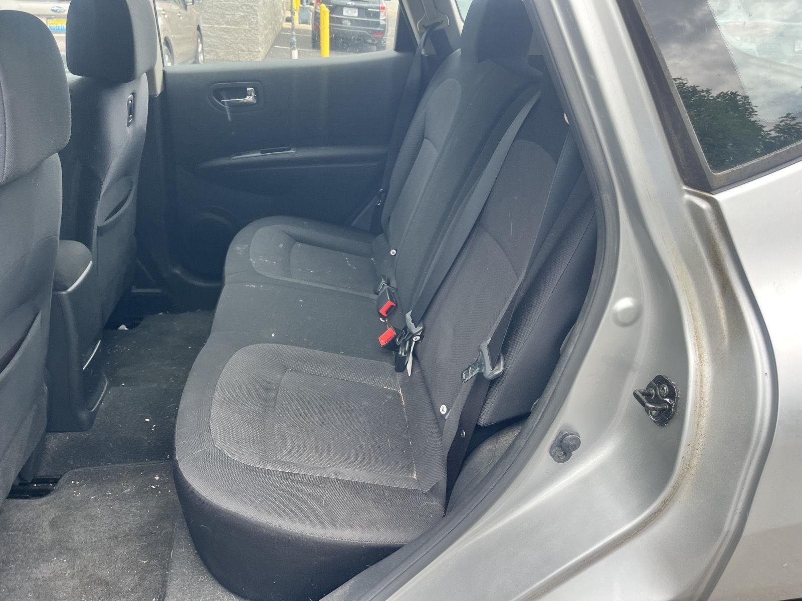 Used 2012 Brilliant Silver Nissan S image 12