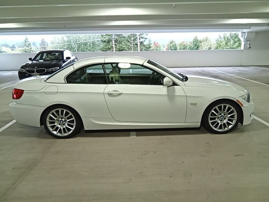Used 2012 Alpine White BMW 328i image 4