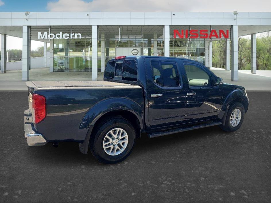 Used 2015 Arctic Blue Metallic Nissan SV image 5