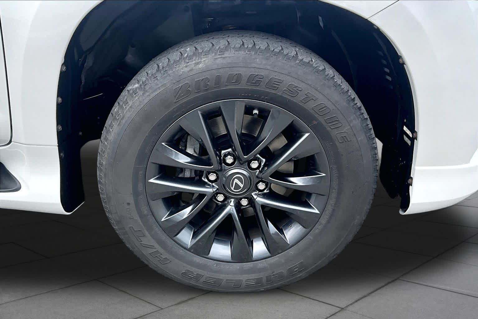 Used 2023 Eminent White Pearl Lexus Premium image 11