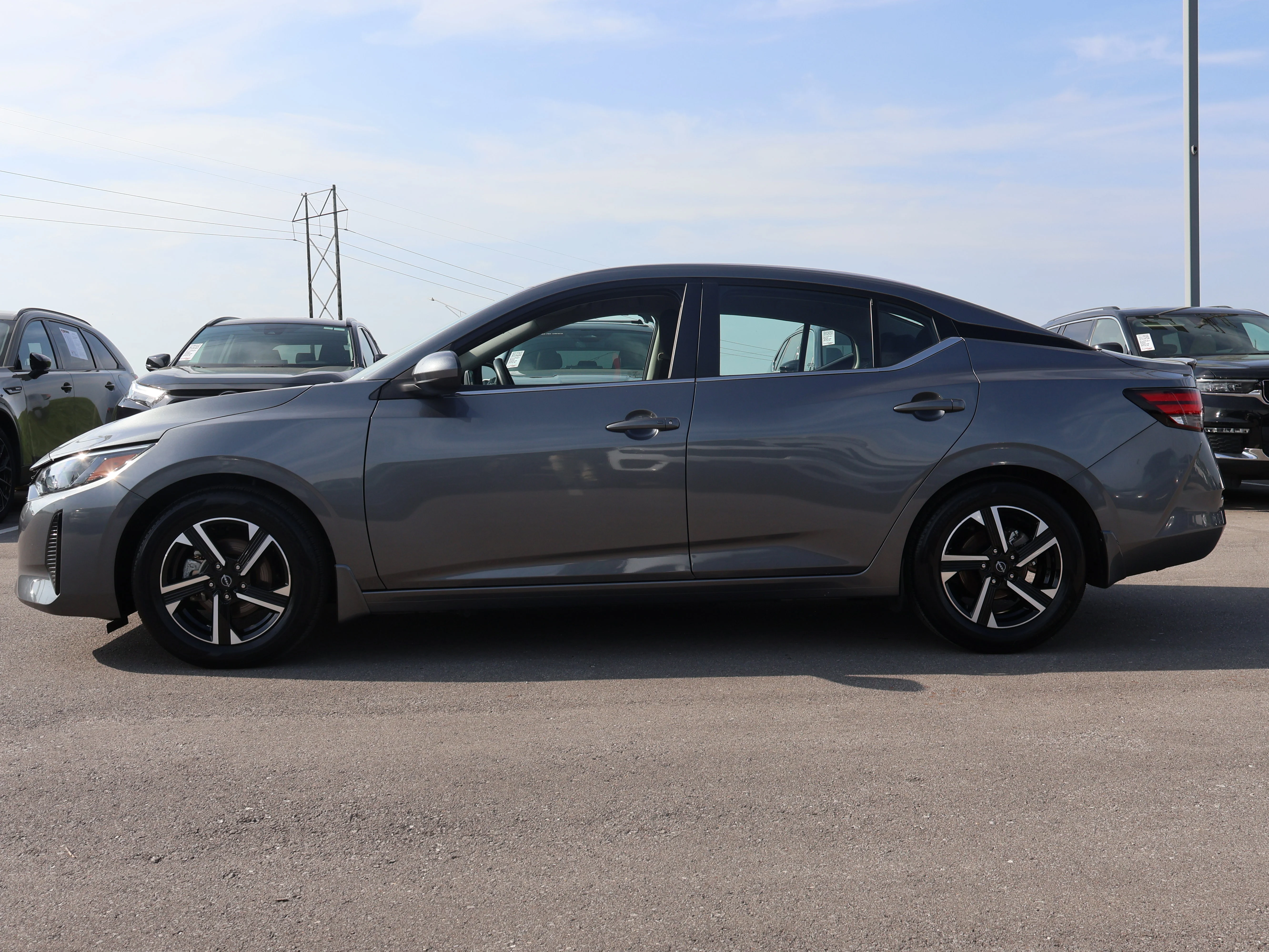 Used 2024 Nissan Sentra SV with VIN 3N1AB8CVXRY383942 for sale in Kansas City