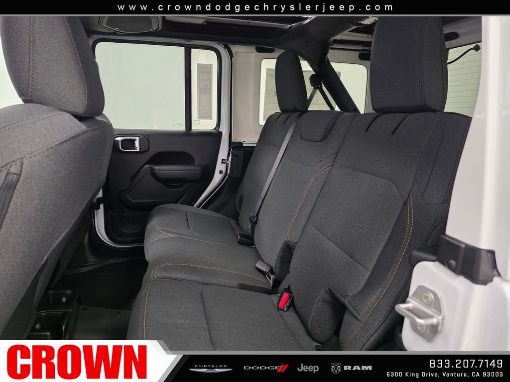 New 2026 Bright White Clear-Coat Exterior Paint Jeep  image 16