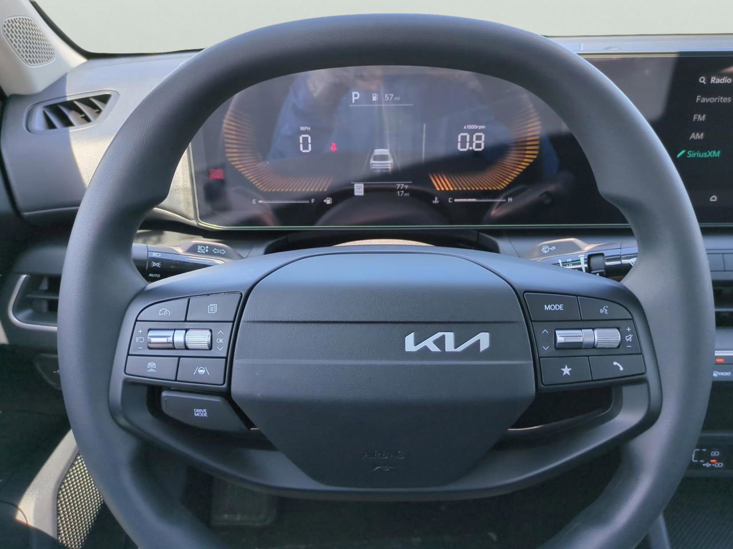 New 2026 Snow White Pearl Kia LXS image 27