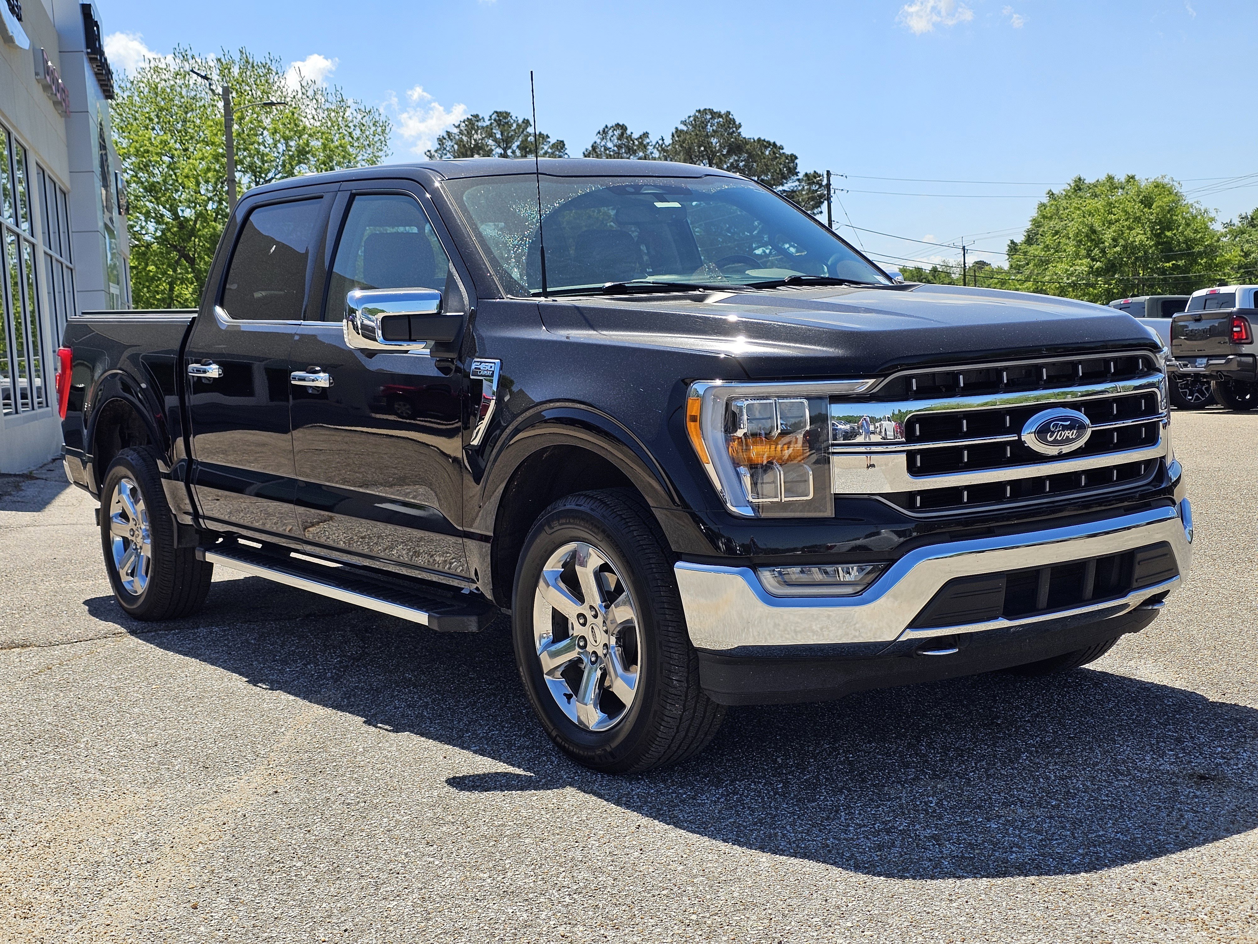 Used 2022 Agate Black Metallic Ford LARIAT image 5