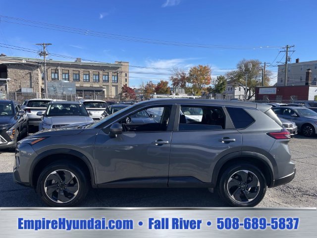 2025 Nissan Rogue SV - Photo 9