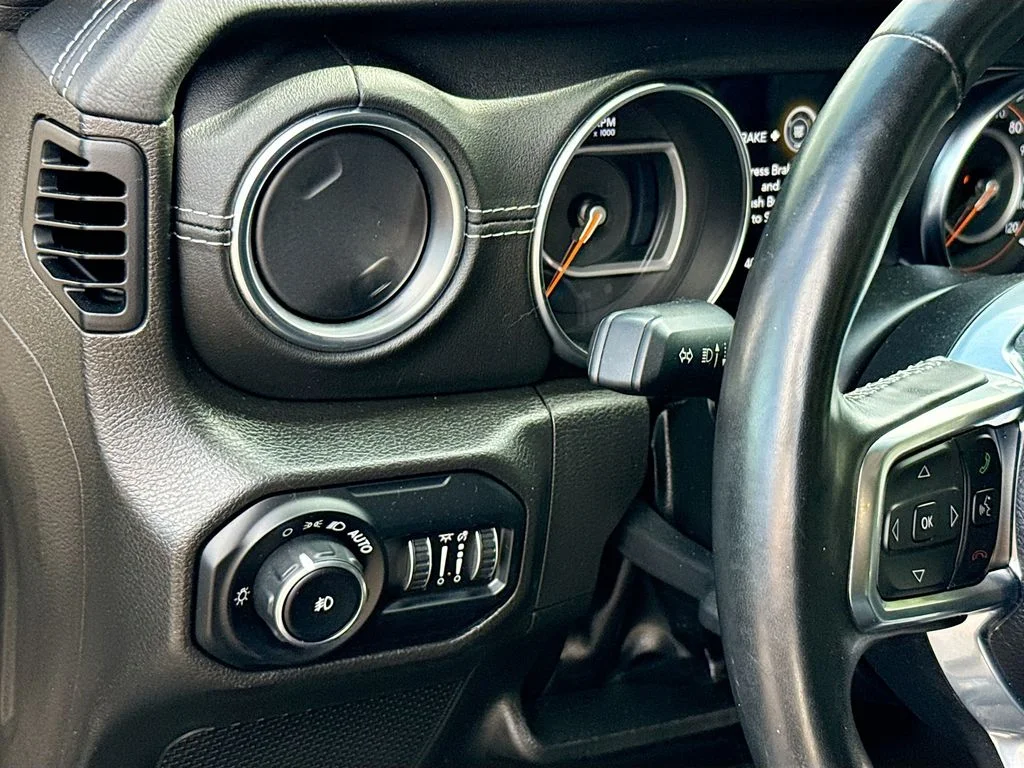 Used 2022 Black Jeep Unlimited Sahara image 11
