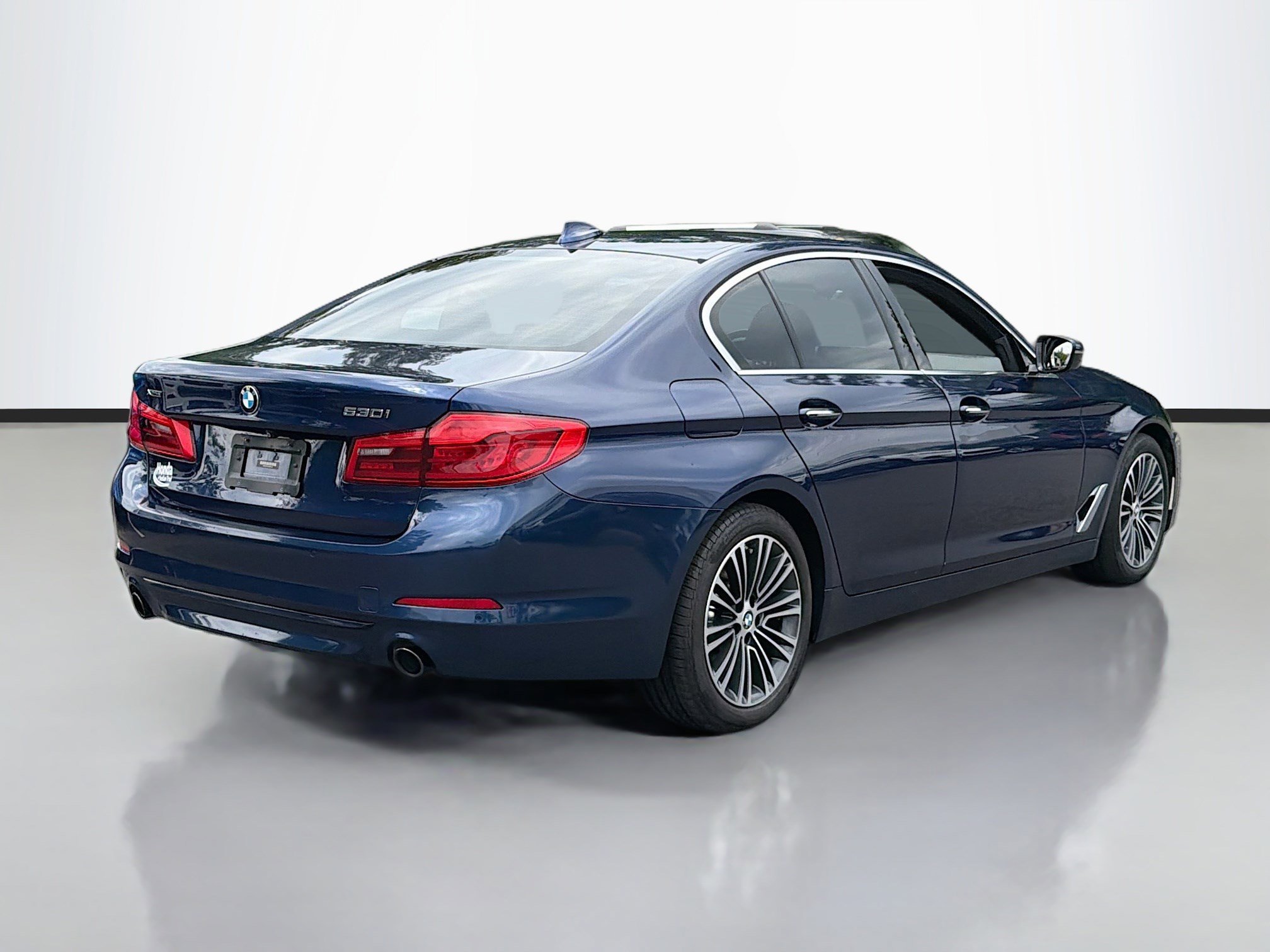 Used 2017 Mediterranean Blue Metallic BMW 530i xDrive image 5