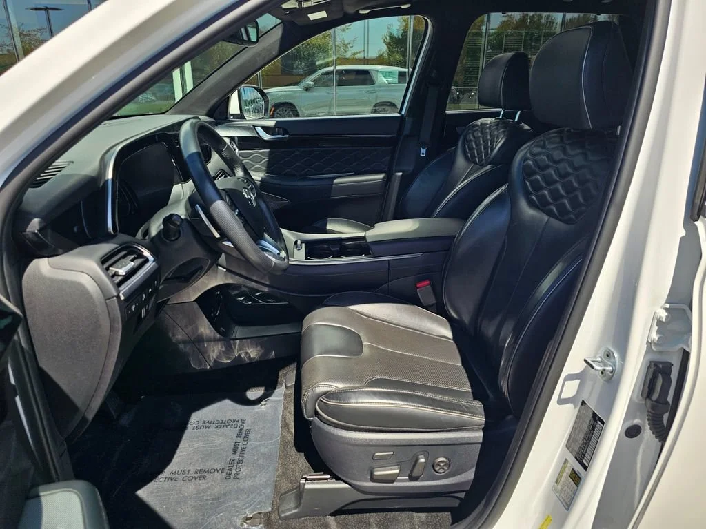 Used 2020 White Hyundai Limited image 23