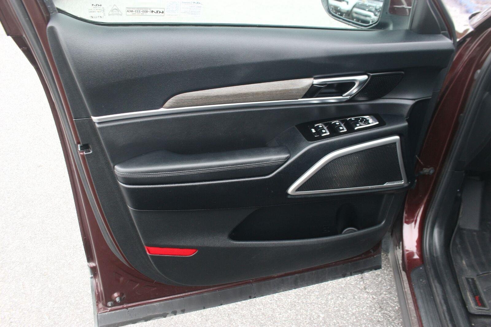 Used 2022 Red Kia EX image 12