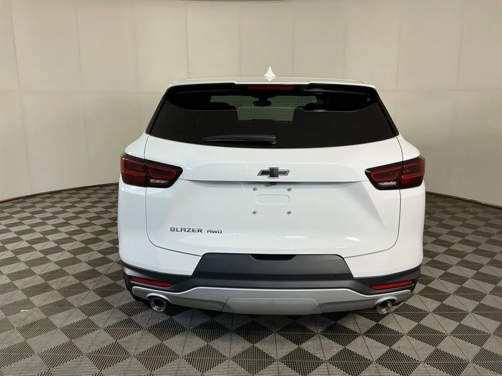 New 2026 White Chevrolet LT image 7