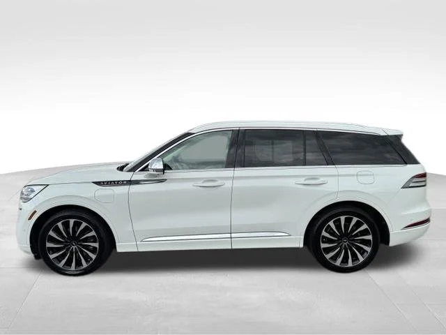 Used 2020 White Lincoln Black Label Grand Touring image 4