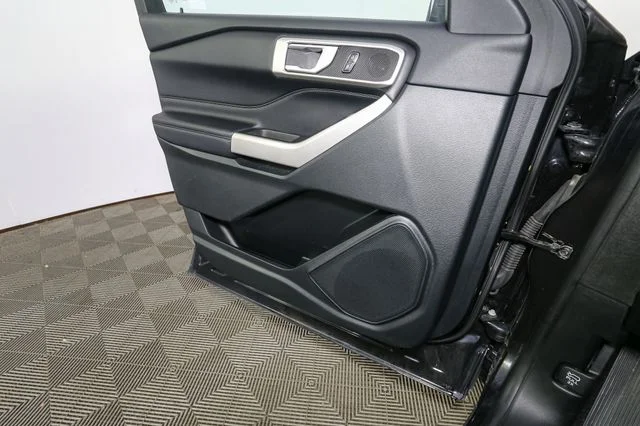 Used 2023 Black Ford XLT image 38