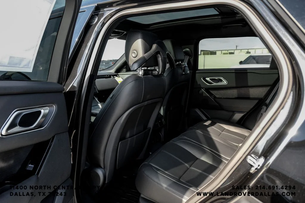 New 2026 Santorini Black Metallic Land Rover S image 36