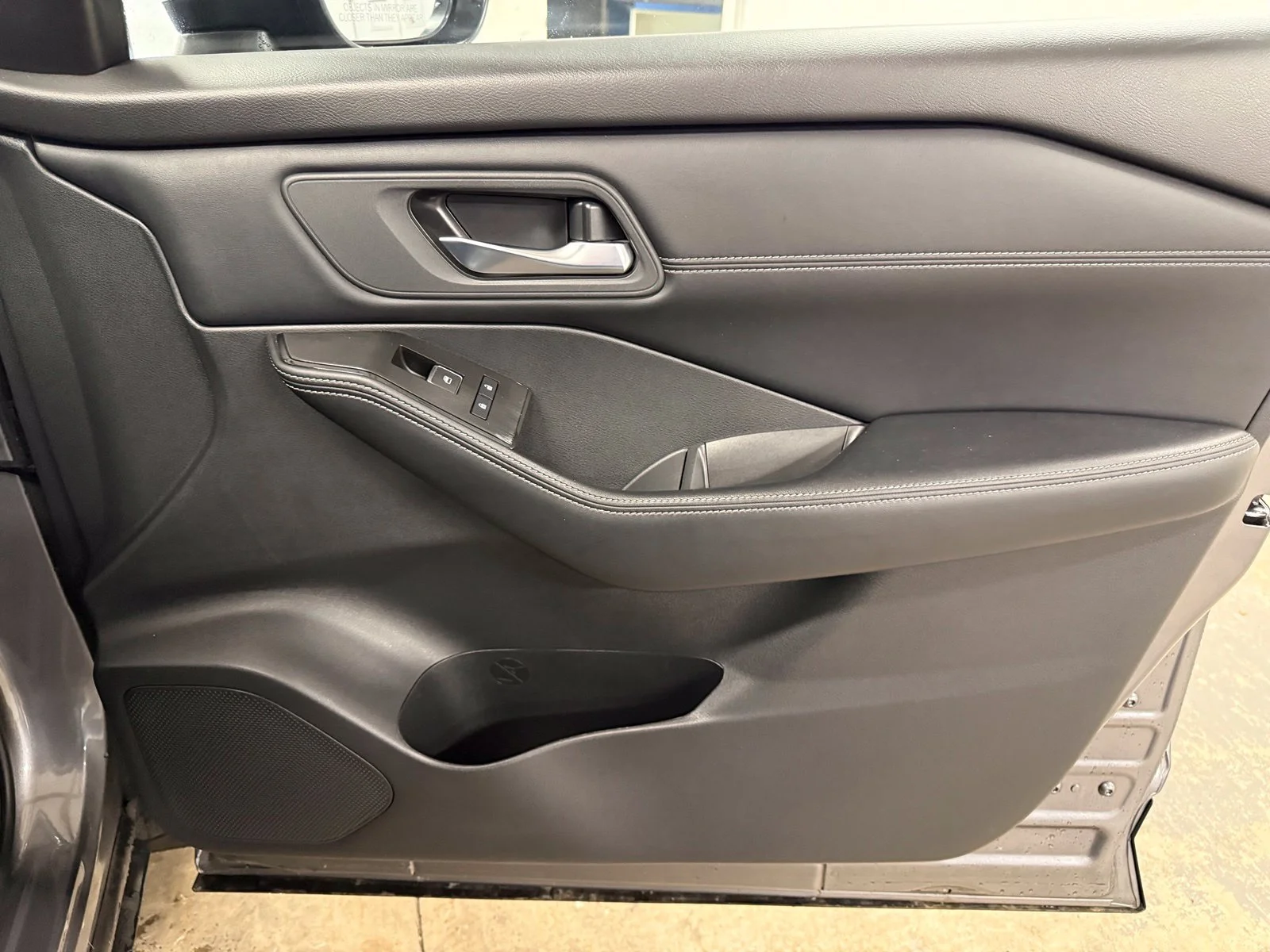 Used 2025 Gray Nissan SL image 27