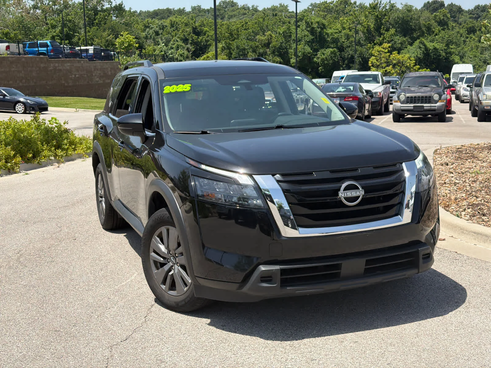 Used 2025 Nissan Pathfinder SV with VIN 5N1DR3BC2SC208684 for sale in Kansas City