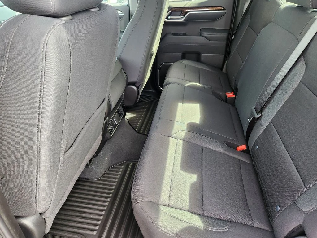 New 2026 Sterling Metallic GMC Elevation image 21