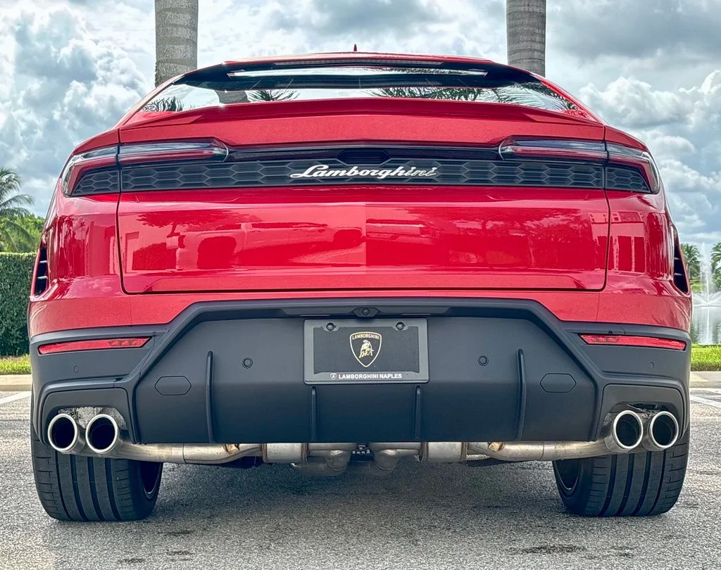 New 2026 Red Lamborghini SE image 5