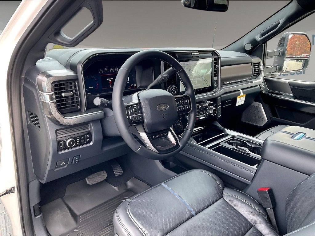 New 2027 Star White Metallic Tri-Coat Ford Platinum image 9