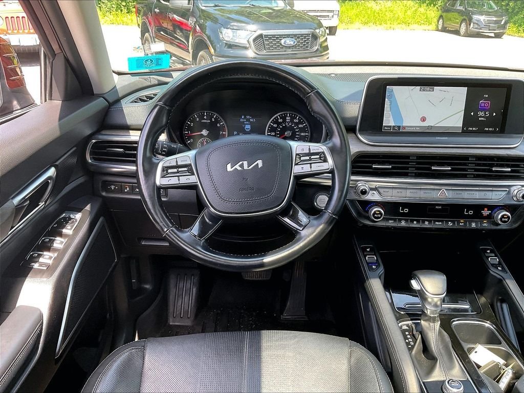Used 2022 Purple Kia EX image 18