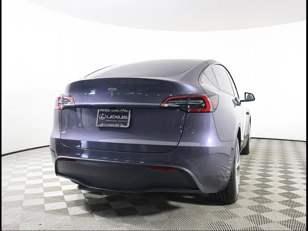 Used 2023 Midnight Silver Metallic Tesla Base image 5