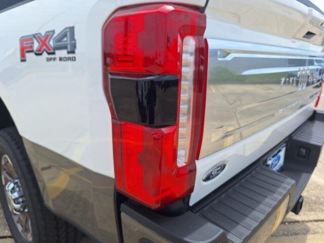 New 2026 Star White Metallic Tri-Coat FORD F-350® King Ranch® image 30