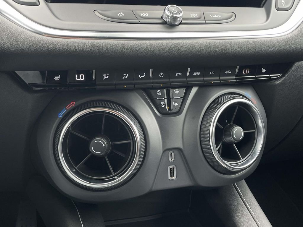 Used 2025 Sterling Gray Metallic Chevrolet LT image 19