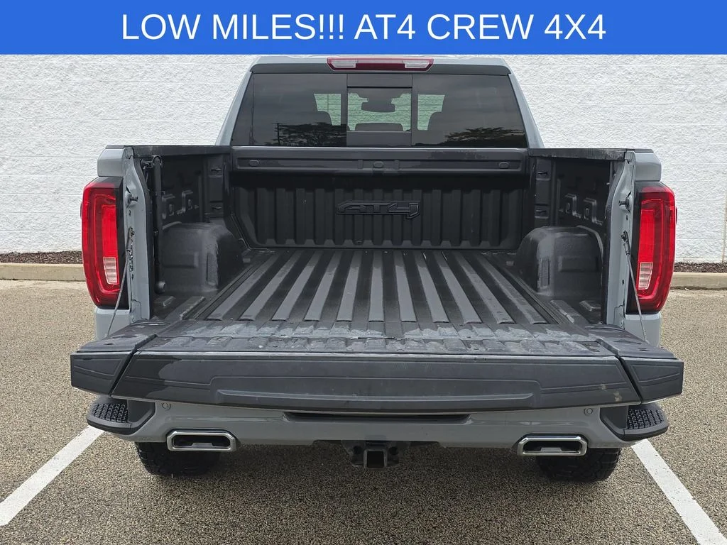 Used 2024  GMC AT4 image 27