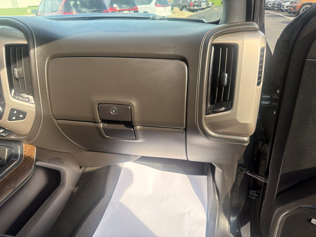 Used 2018 Green GMC Denali image 31