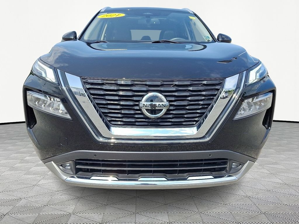 Used 2021 Black Nissan Platinum image 2