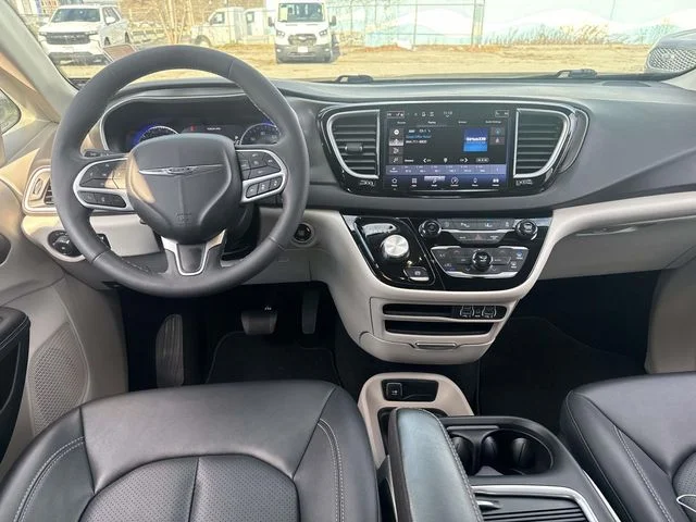 2024 Chrysler Pacifica Touring L - Photo 19