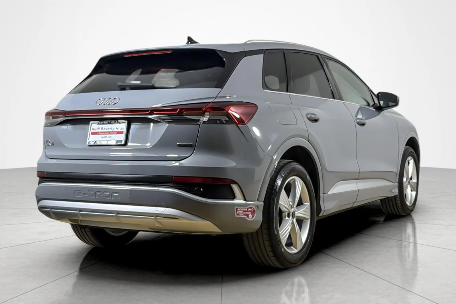 Used 2023 Pebble Gray Audi Premium Plus 50 quattro image 5