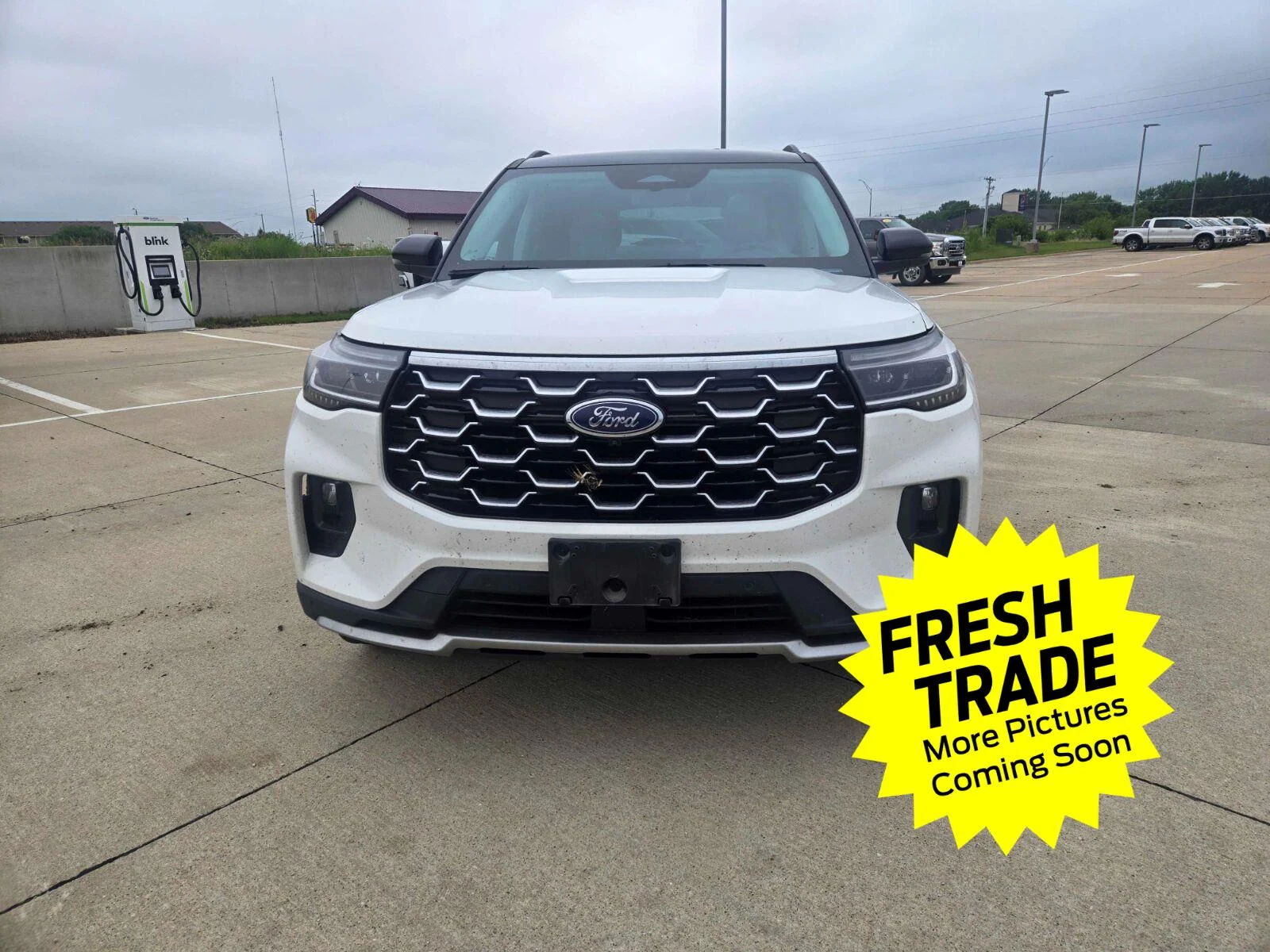 Used 2025 Star White Metallic Tri-Coat FORD Platinum image 2