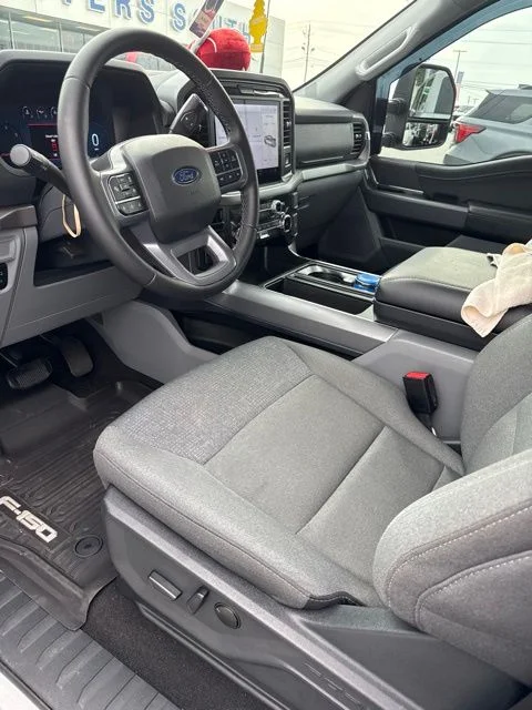 Used 2025 White Ford XLT image 7