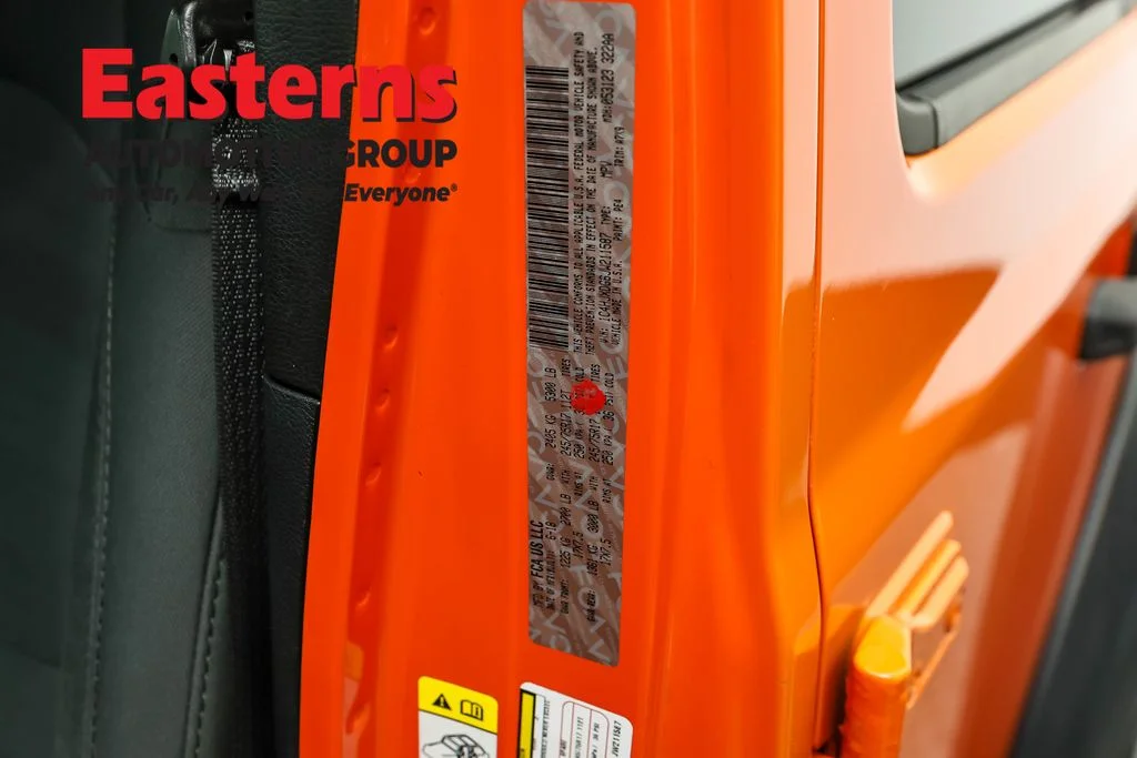 Used 2018 Orange Jeep Unlimited Sport S image 33