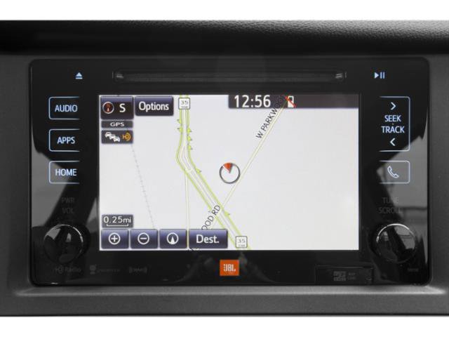 Used 2015  Toyota  image 17