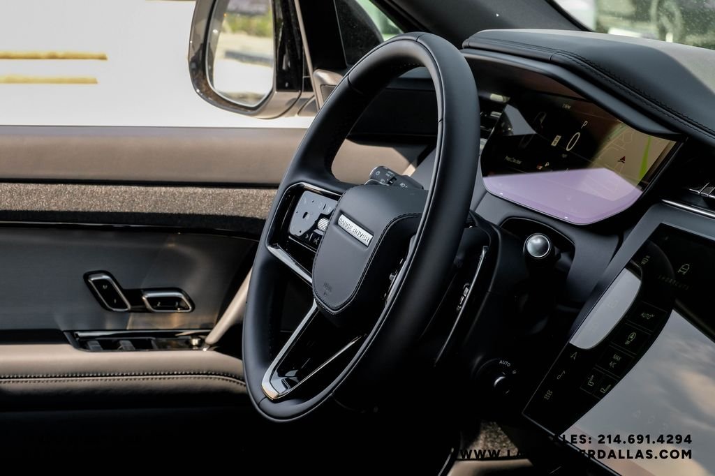 New 2026 Ostuni Pearl Wht Prem Met Land Rover Dynamic SE image 16