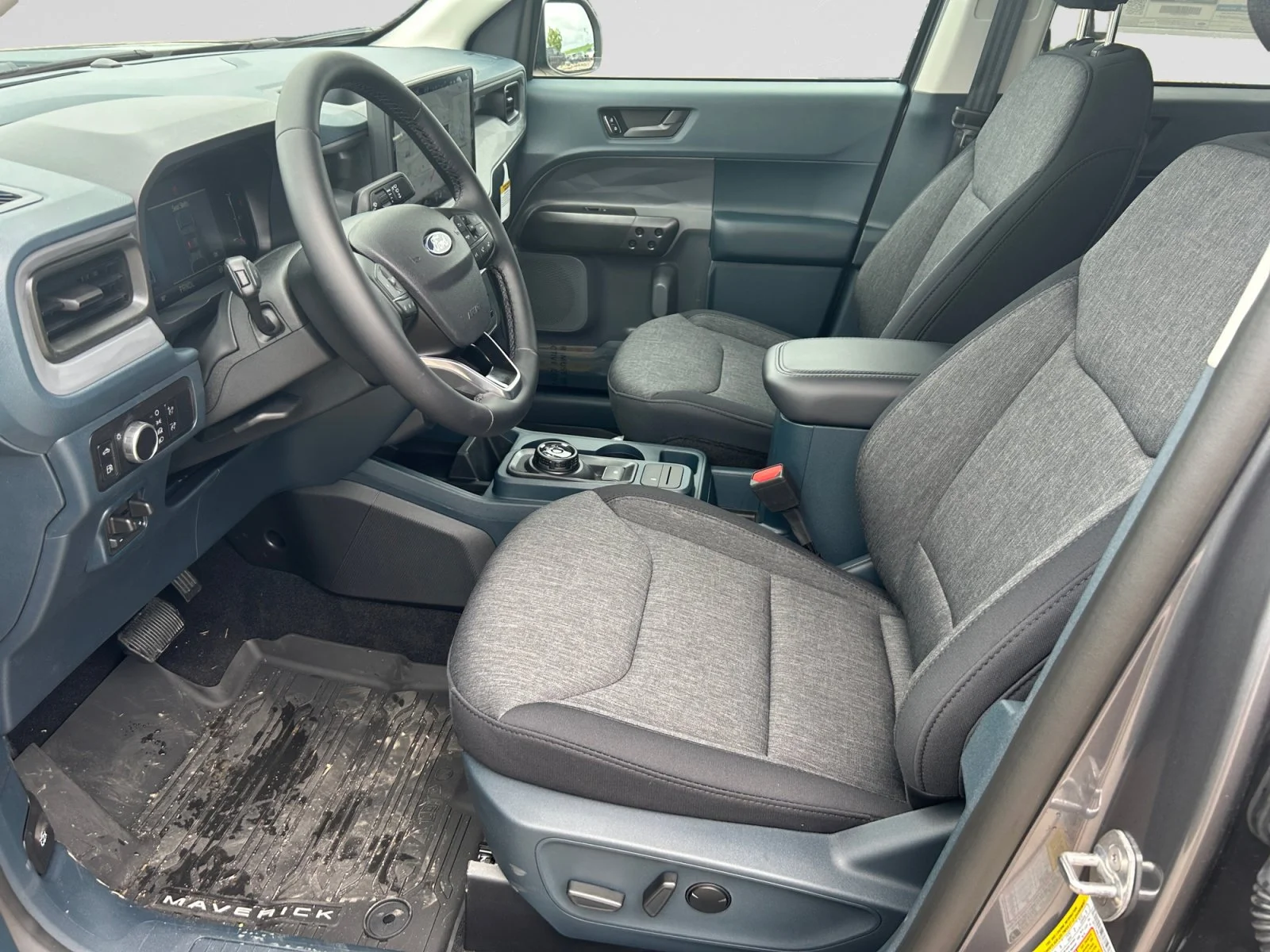 New 2026 Carbonized Grey Metallic Ford XLT image 13